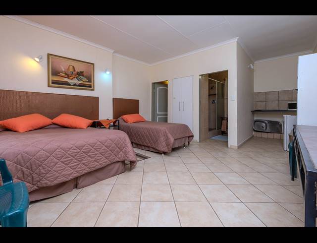 3 BEDROOM FREEHOLD FOR SALE IN NOOITGEDACHT